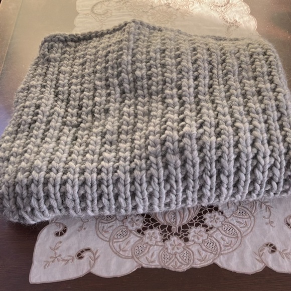 Merino Wool Chunky Shawl - Picture 2 of 8